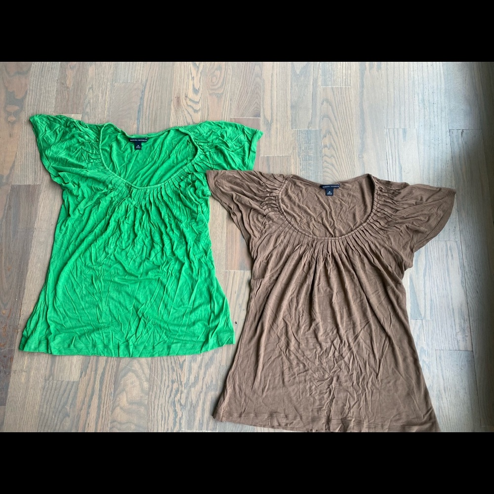 Banana Republic women 2 tops with short sleeve size M
